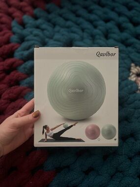 NIB Pilates Qavlbor Mini Exercise Ball - Sage Green